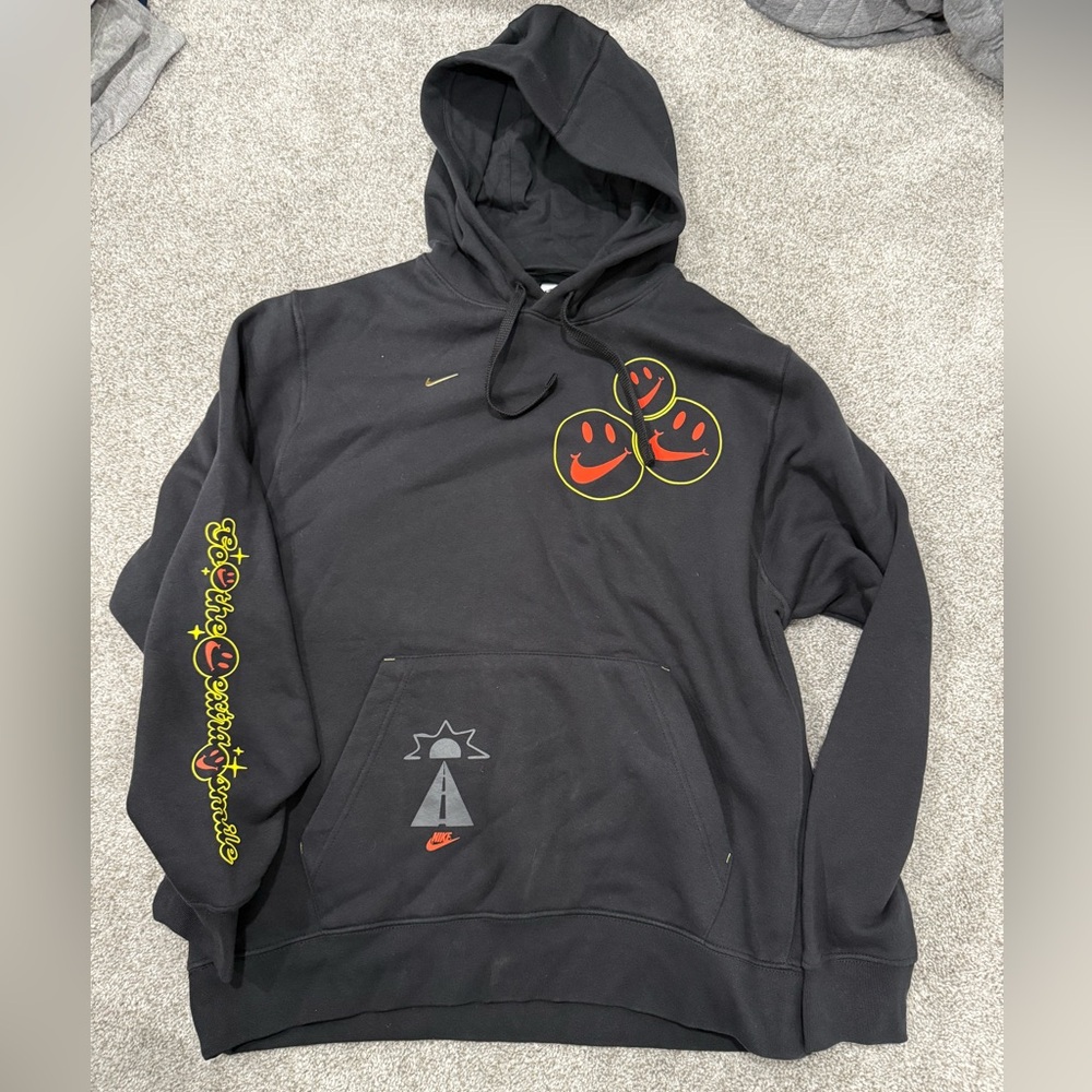 Nike Sportswear “Go the Extra Smile” Graphic Hoodie Sweatshirt Sz L NWOT